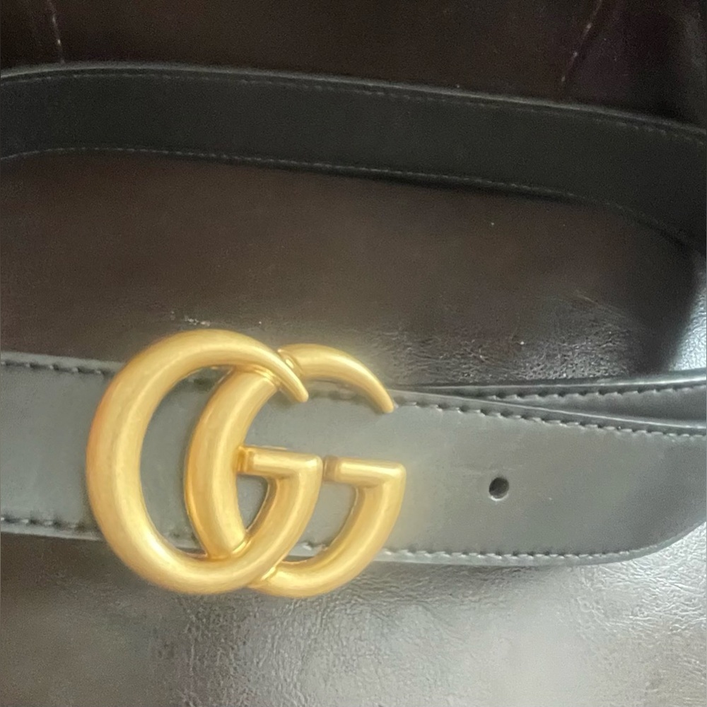 Black Leather Belt with Gold Double-G Buckle - Picture 2 of 5
